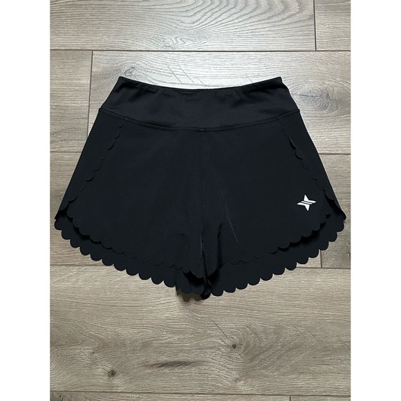 Tuckernuck Pants - Tuckernuck Tnuck Black Scallop Performance Jersey Marisa Shorts Size XS
